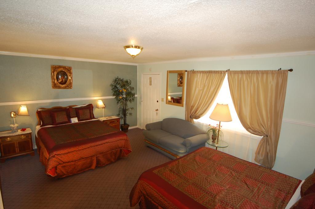 Tahoe Chalet Inn, The Theme Inn Lake Tahoe Airport Стая снимка