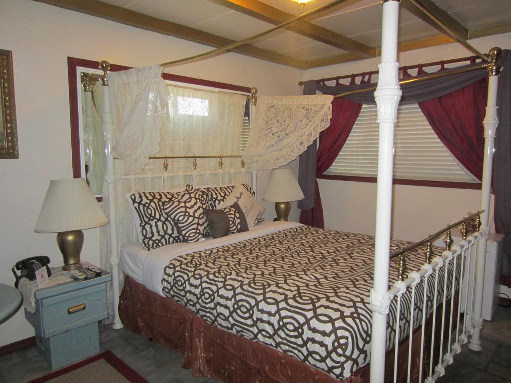 Tahoe Chalet Inn, The Theme Inn Lake Tahoe Airport Стая снимка