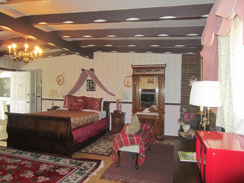 Tahoe Chalet Inn, The Theme Inn Lake Tahoe Airport Стая снимка
