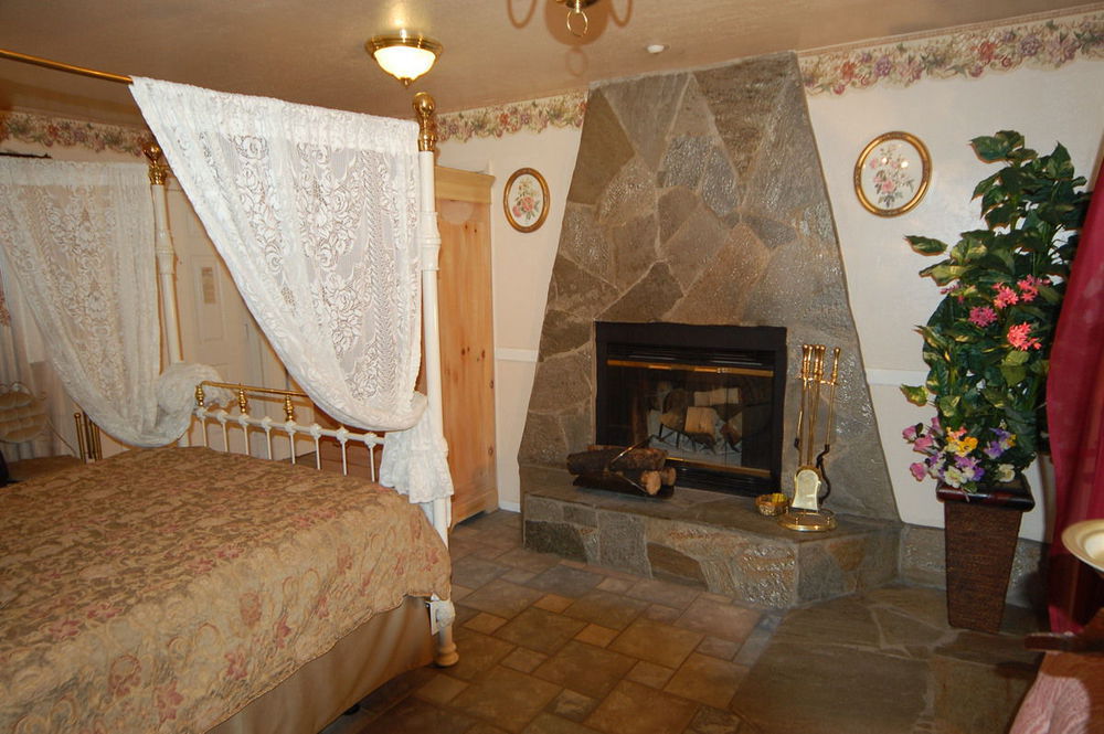 Tahoe Chalet Inn, The Theme Inn Lake Tahoe Airport Стая снимка